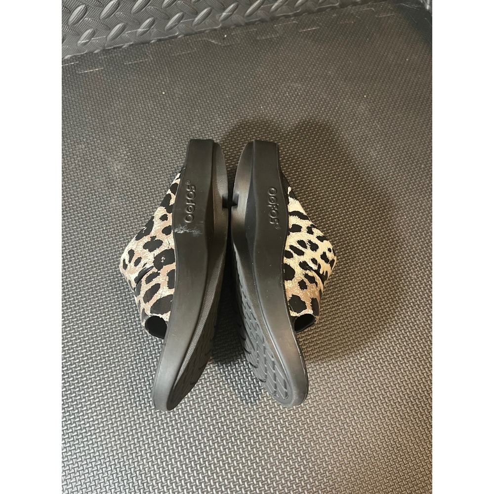 OOFOS OOahh Sport Slide Sandals Womens 6 Mens 4 Leopard Animal Print Black - Picture 4 of 7